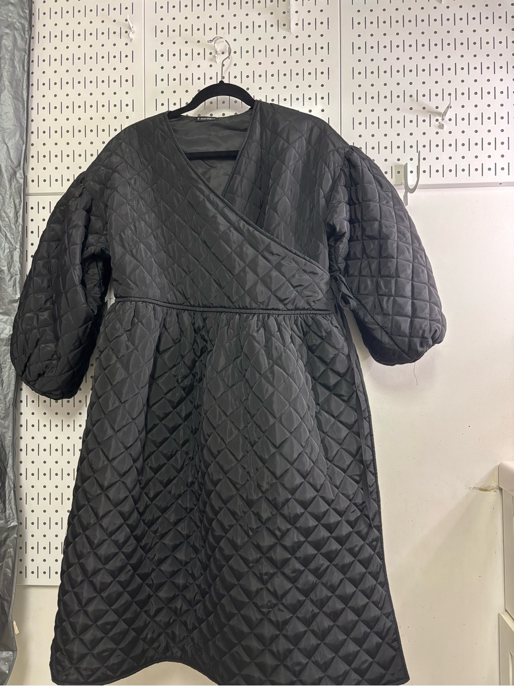 Women's Black Quilted Wrap-Front Puffer Coat with Puff Sleeves